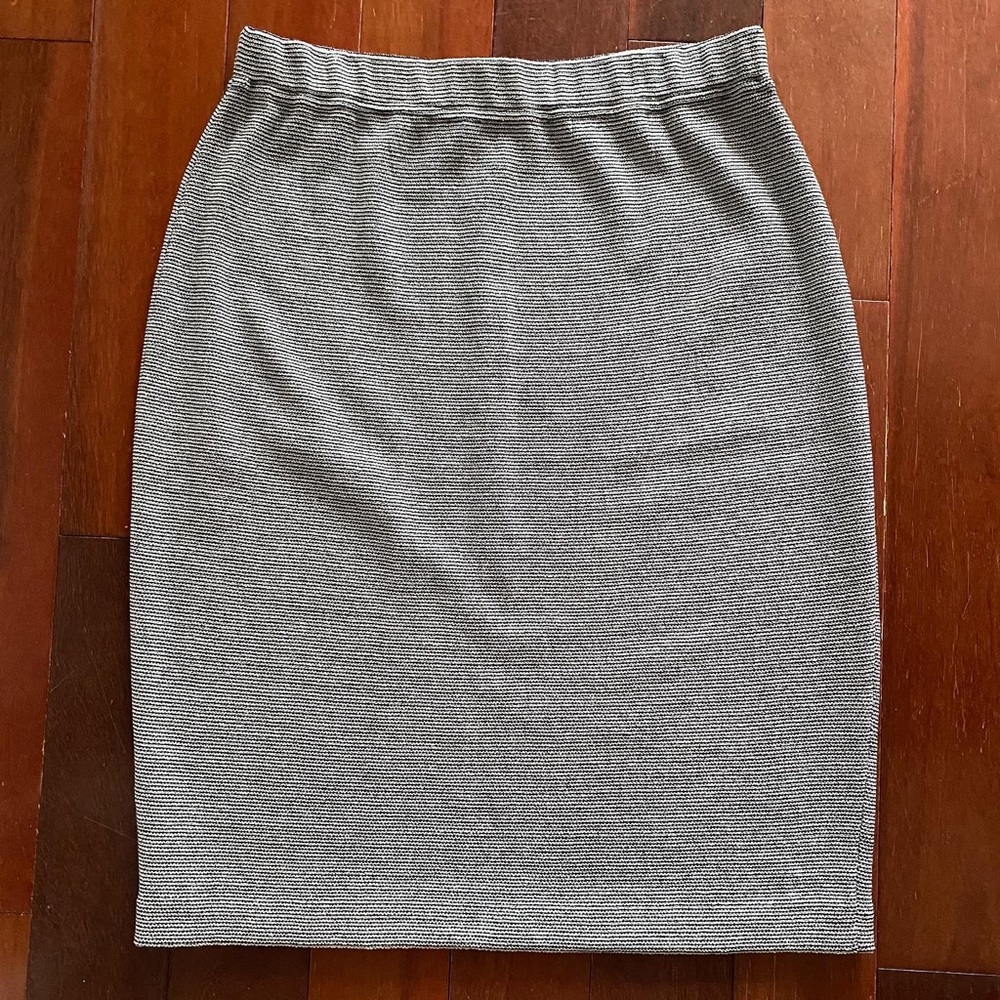 ST. JOHN Collection Black & White Knit Pencil Skirt Sz 8